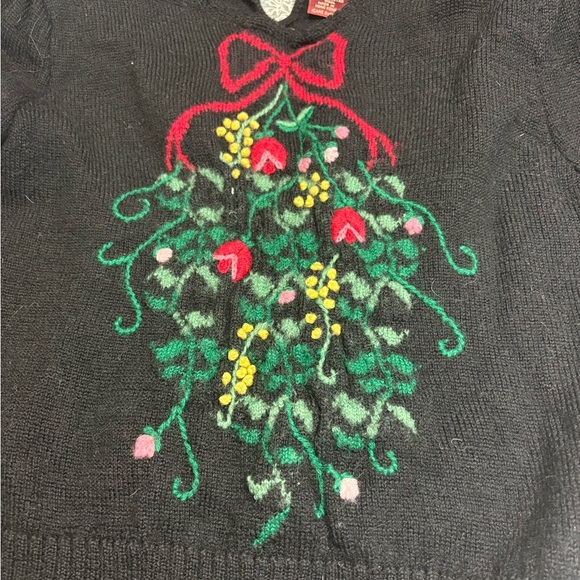 Vintage Susan Bristol 1989 worsted wool black sweater with mistletoe small - Picture 3 of 7
